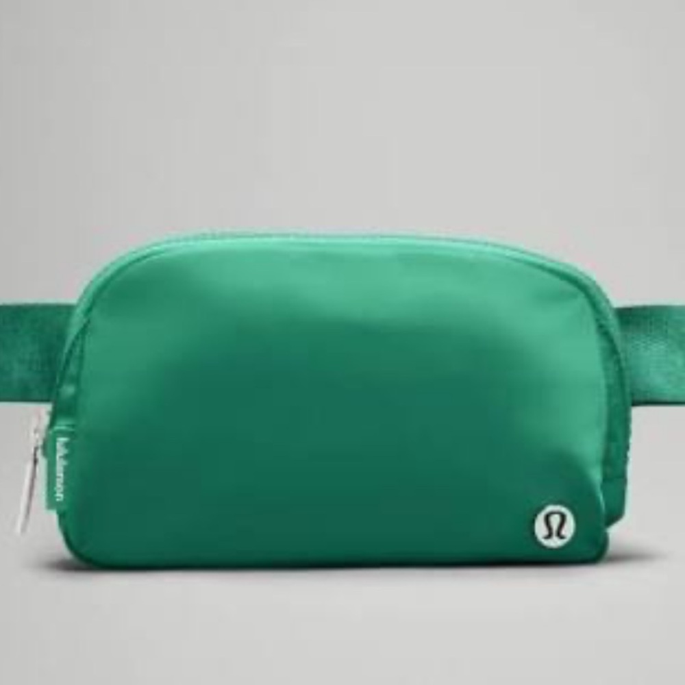 NWOT Lululemon Everywhere Belt Bag